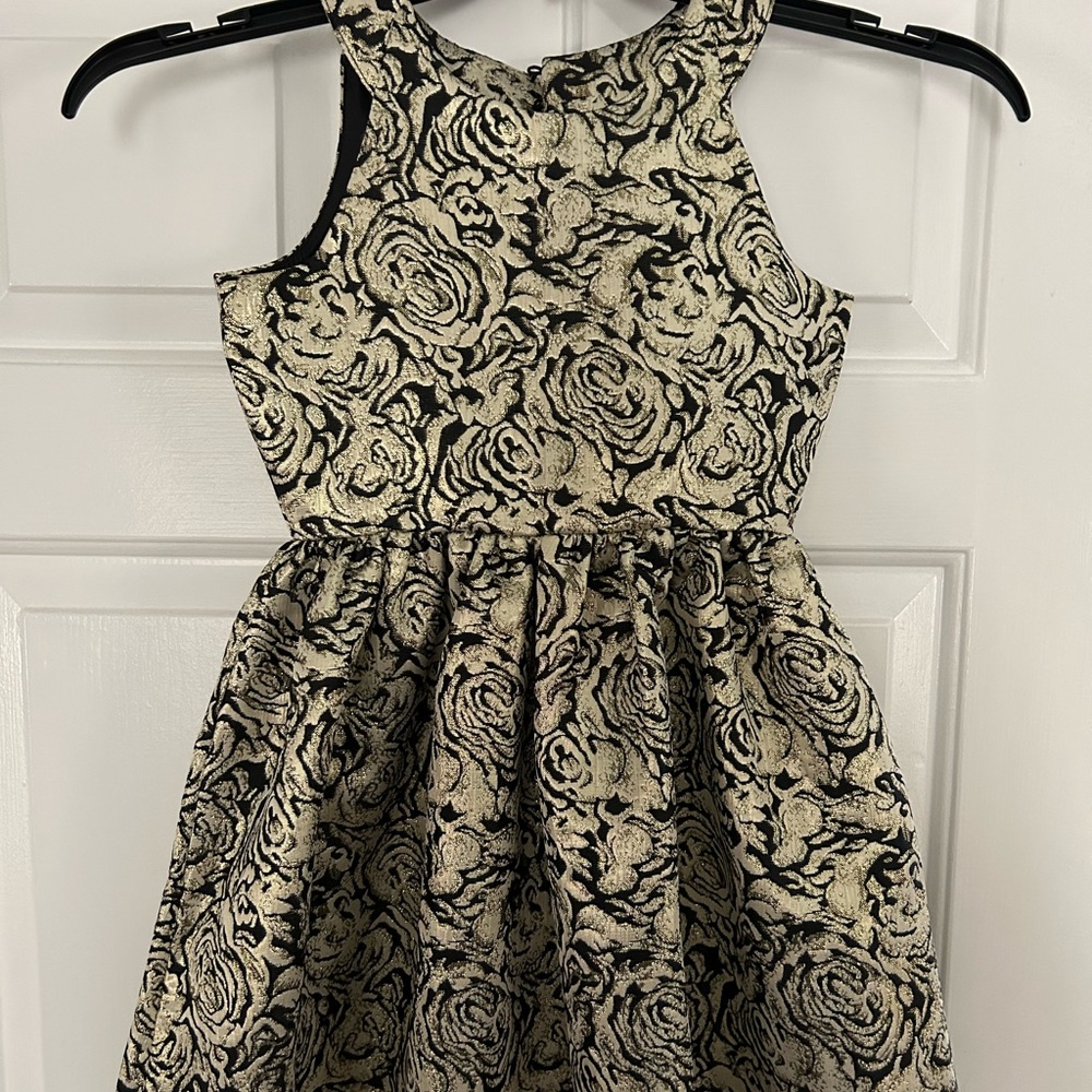Girl’s dress